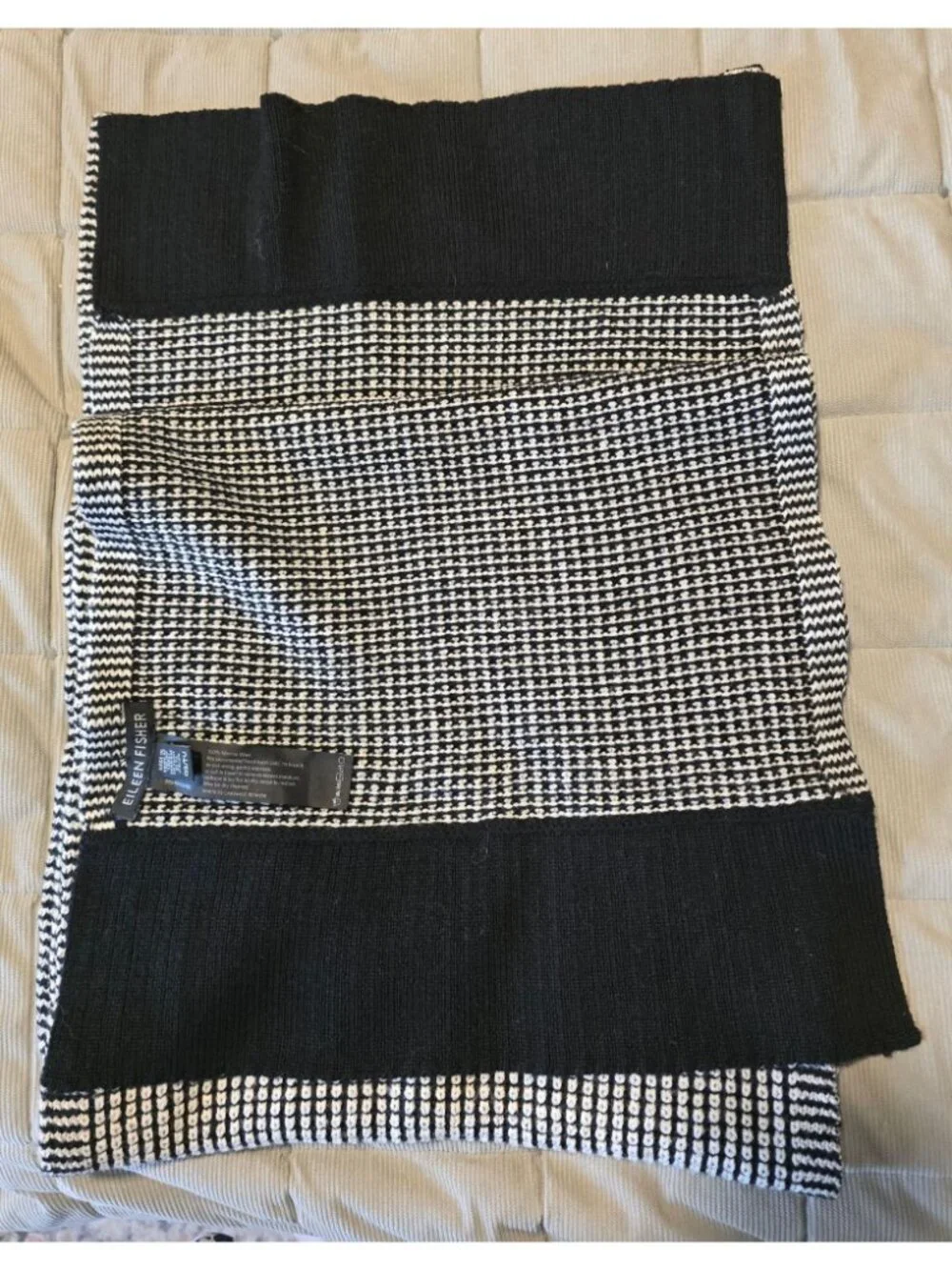 Eileen Fisher Black & White Merino Wool Knit Scarf old money classic academia